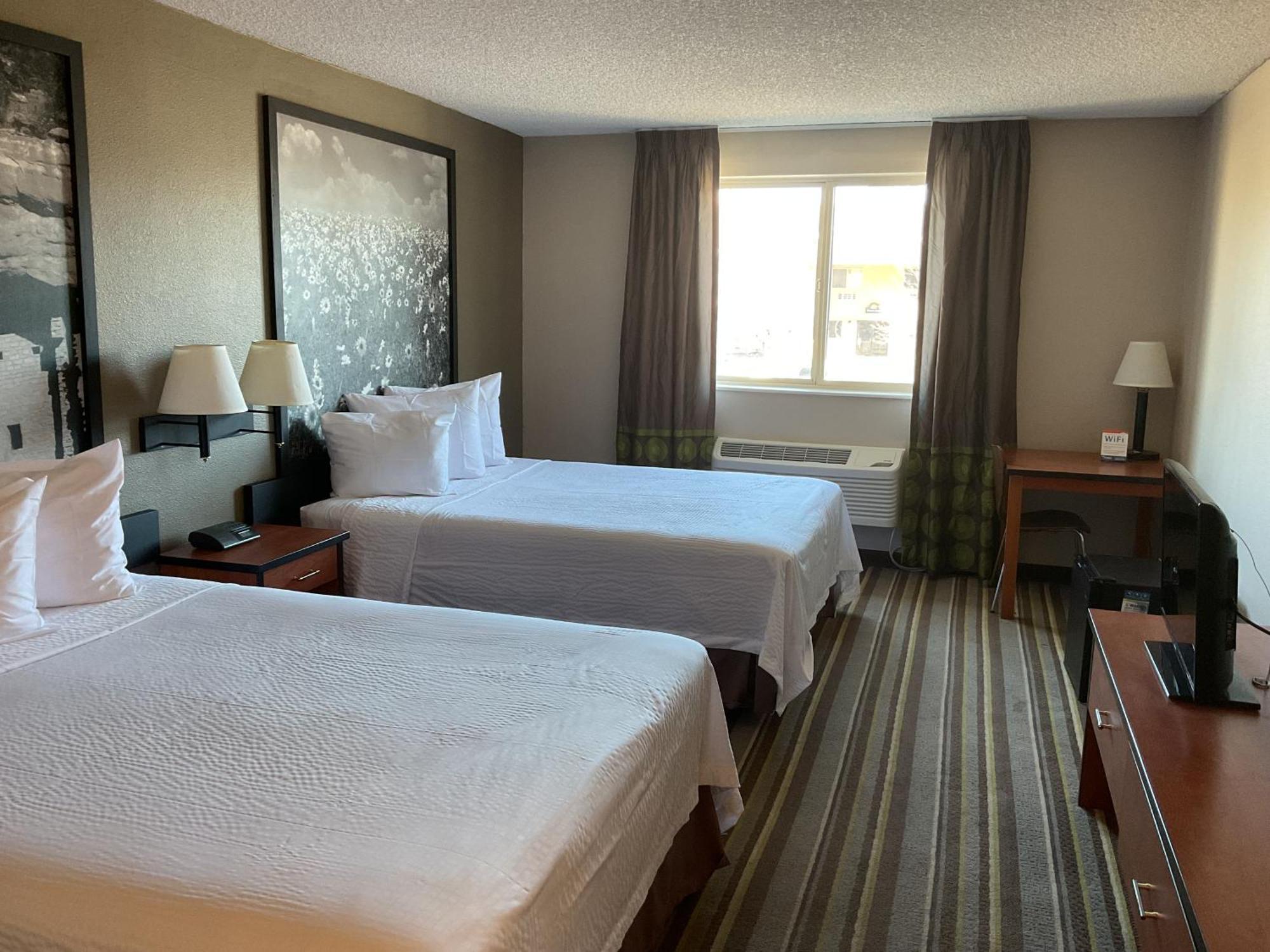 Мотель Super 8 By Wyndham Colorado Springs Airport Экстерьер фото